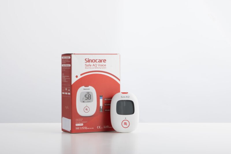 Kit Glucometro AQ Voice + dispositivo de punción, 50 tiras y 50 lancentas